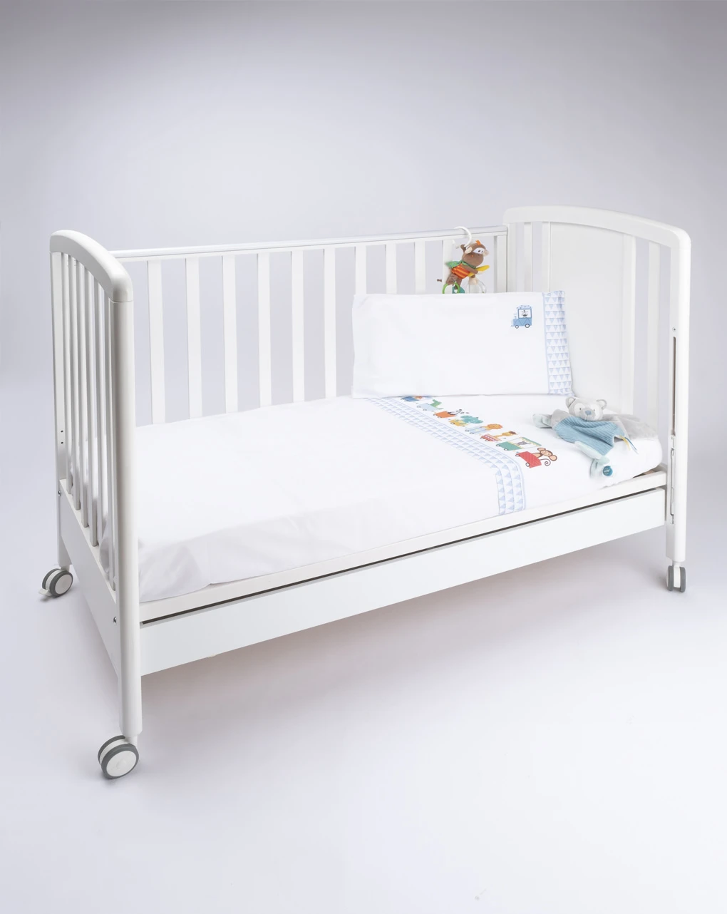 Completo Universale Lettino 3 Pz Unisex "trenini" 1 Completo Universale Lettino 3 Pz Unisex "trenini"