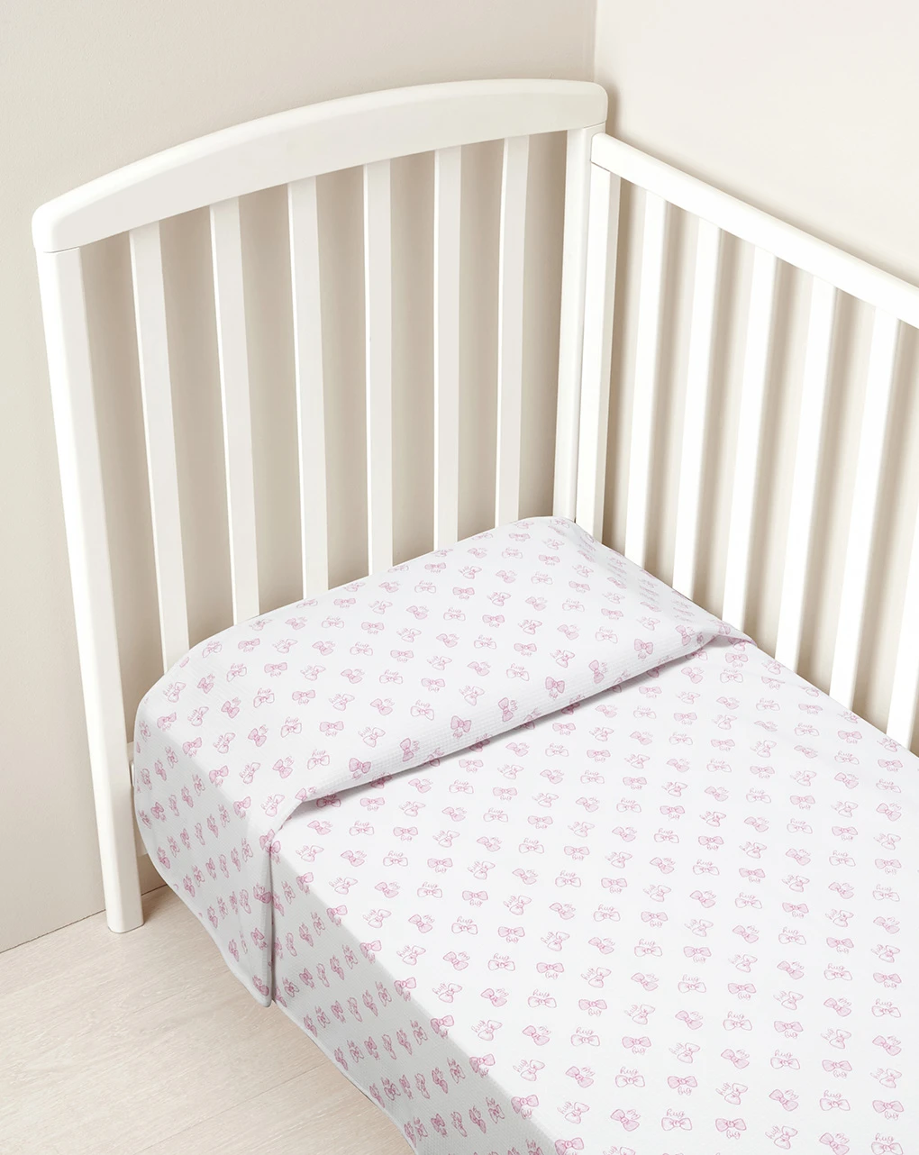 Copertina Universale Lettino Con Stampa Fiocchi 1 Copertina Universale Lettino Con Stampa Fiocchi
